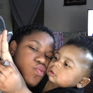 Meet your Posher, Desiree